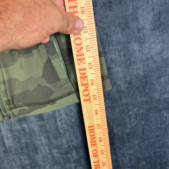 Lululemon green camo Hooded Define Jacket *Nulu in Sz 4 - Picture 9 of 10
